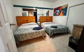 Casona Luciérnaga-Casa de Huéspedes para Grupos